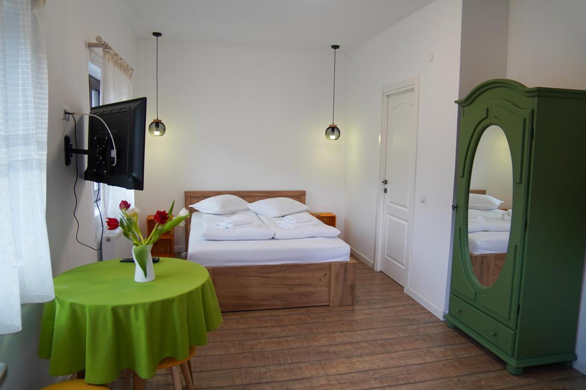 Hotel Kata - Lak BaileTusnad Zewnętrze zdjęcie